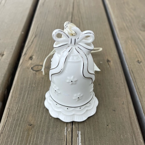 Pandora Limited Edition 2017 Bell Christmas Tree Ornament - Picture 7 of 12